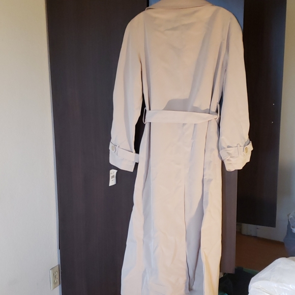 Levine Classics Trench Coat - Picture 3 of 4